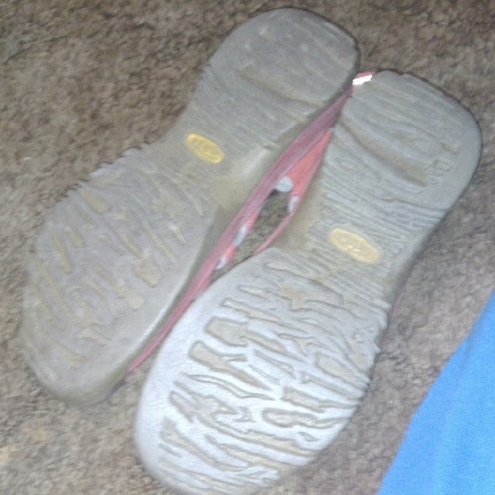 Coral Outdoor Sandals with Adjustable Straps - Picture 4 of 6